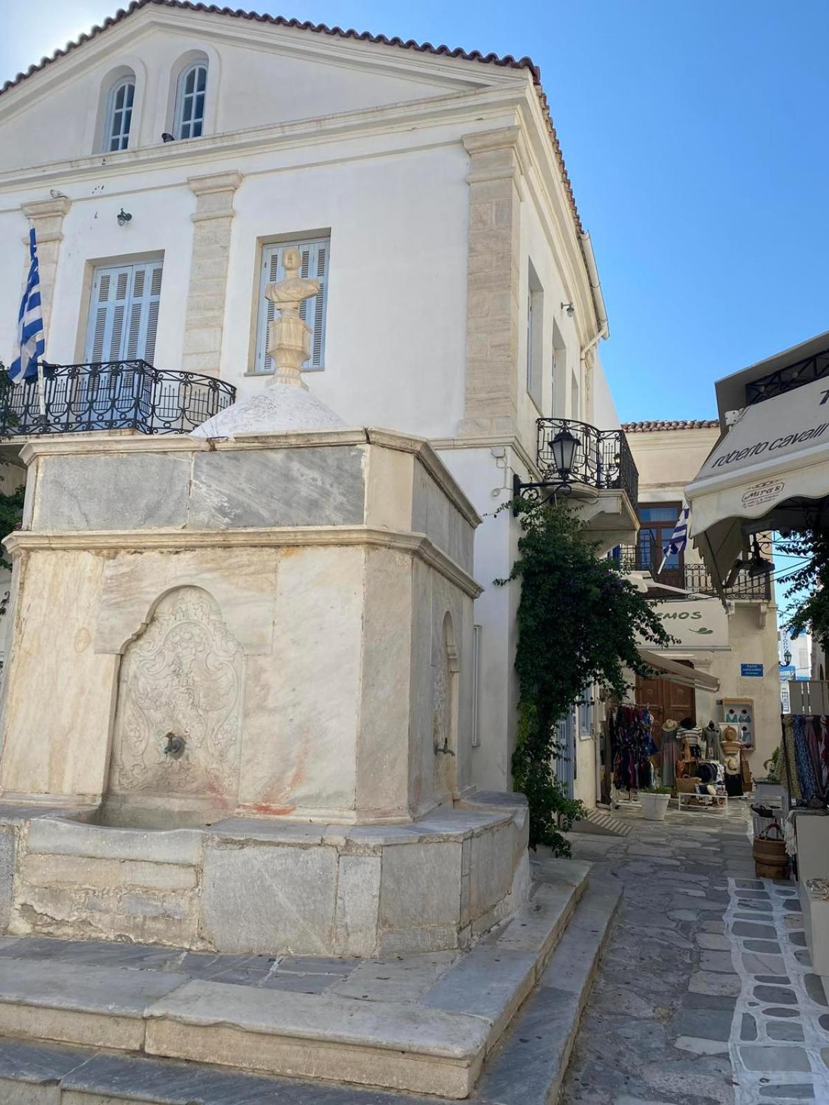 דירות Tínos Iakovos' Luxury Penthouse מראה חיצוני תמונה